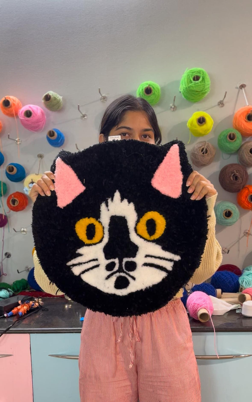 Custom Cat Face Rug – Handmade Tufted Pet Portrait Carpet